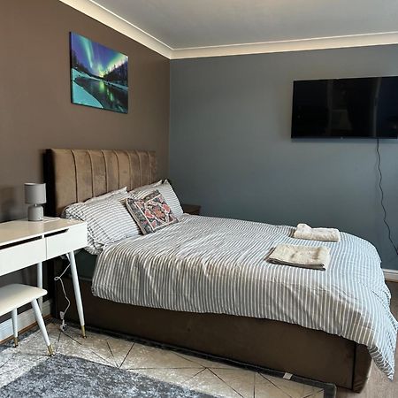Amazing Ground Floor One Bedroom Apartment Forest Road 런던 외부 사진