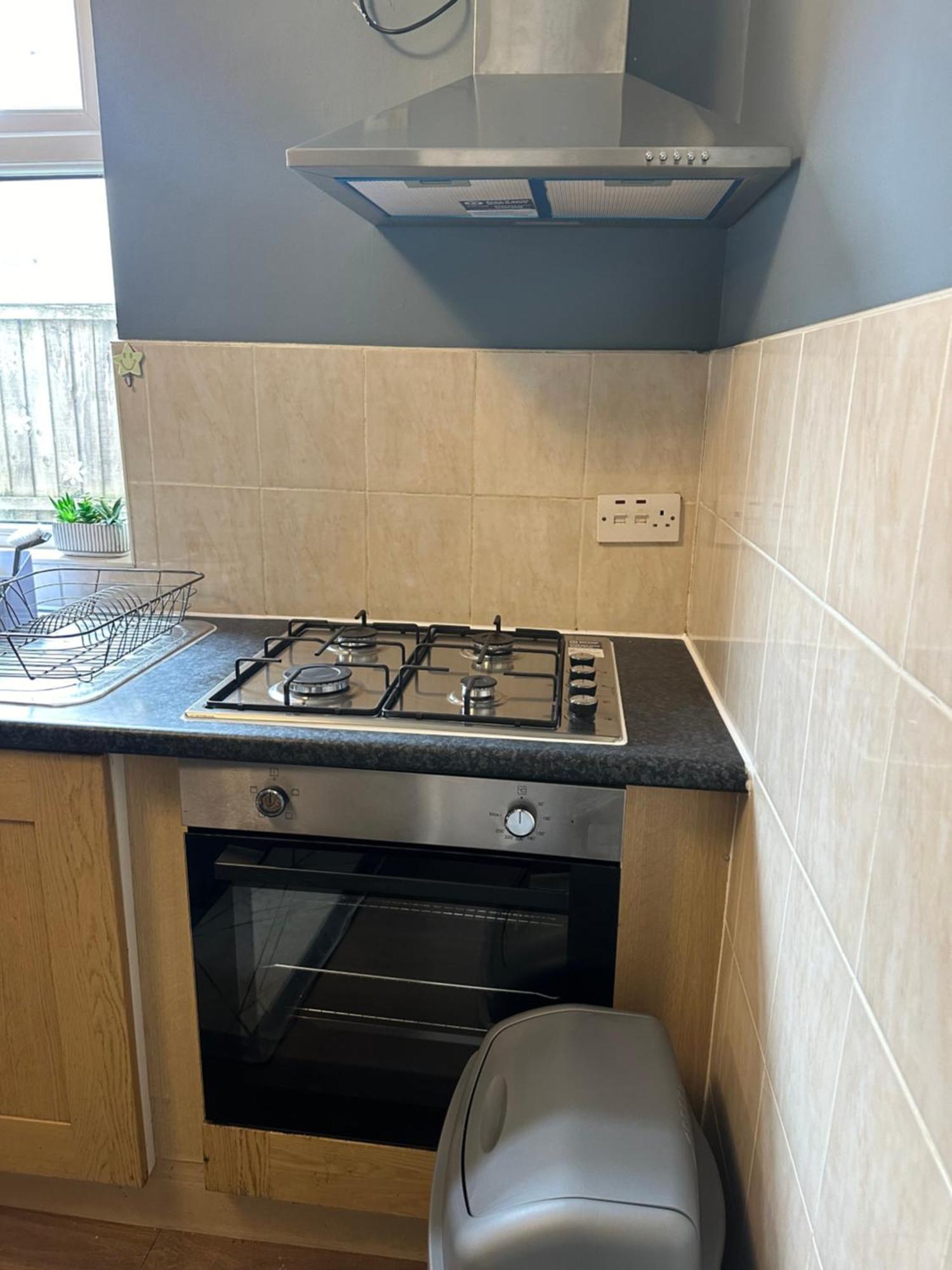 Amazing Ground Floor One Bedroom Apartment Forest Road 런던 외부 사진